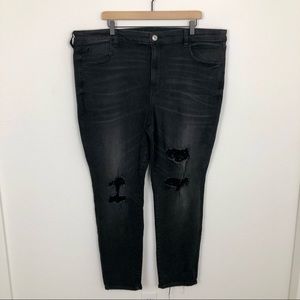 AEO Black Distressed Next Level Stretch Jegging